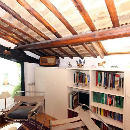 Navona Flat