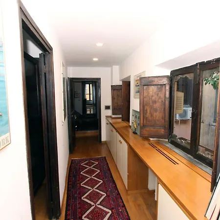 Navona Flat
